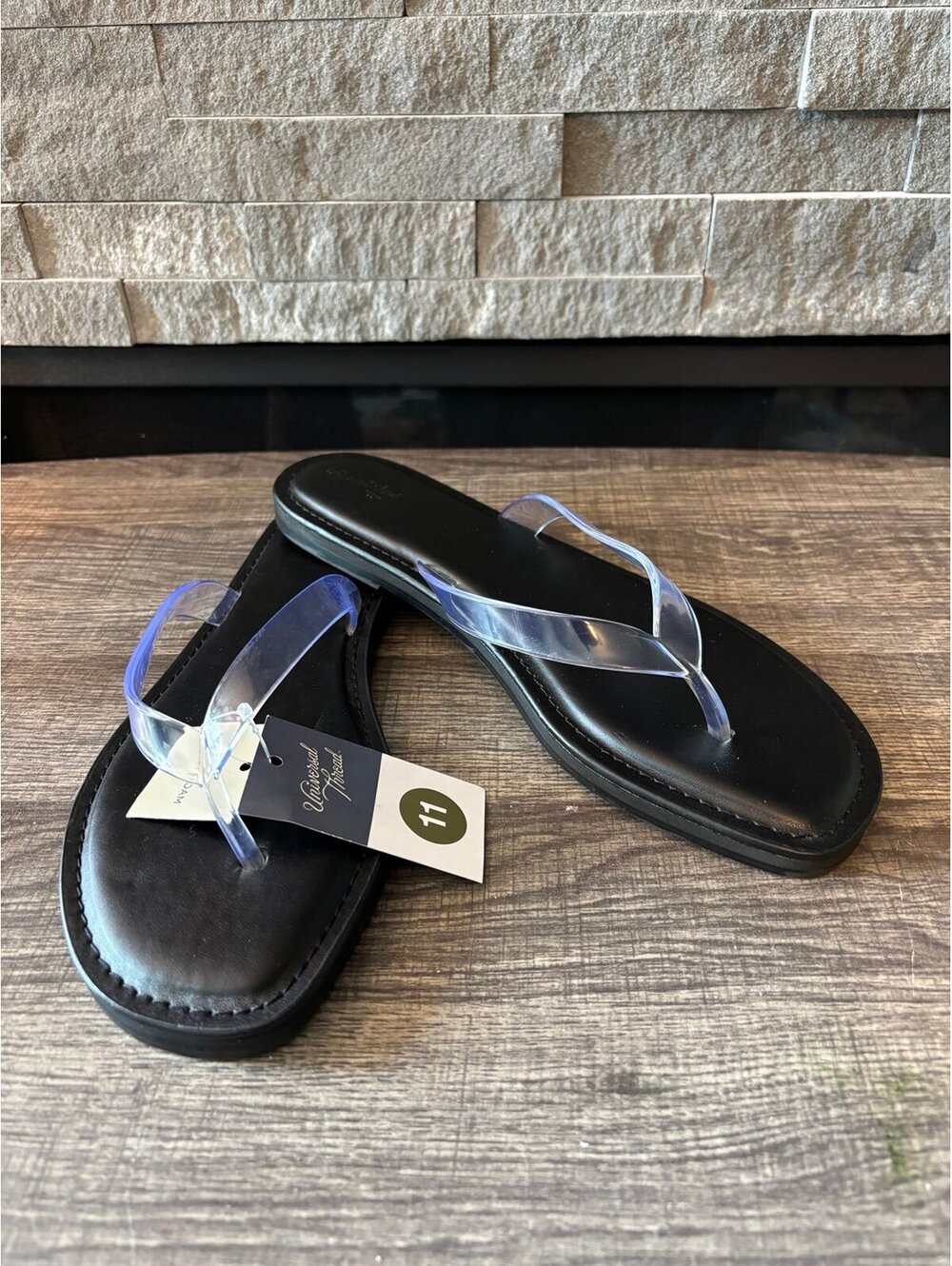 Universal Thread Sandals